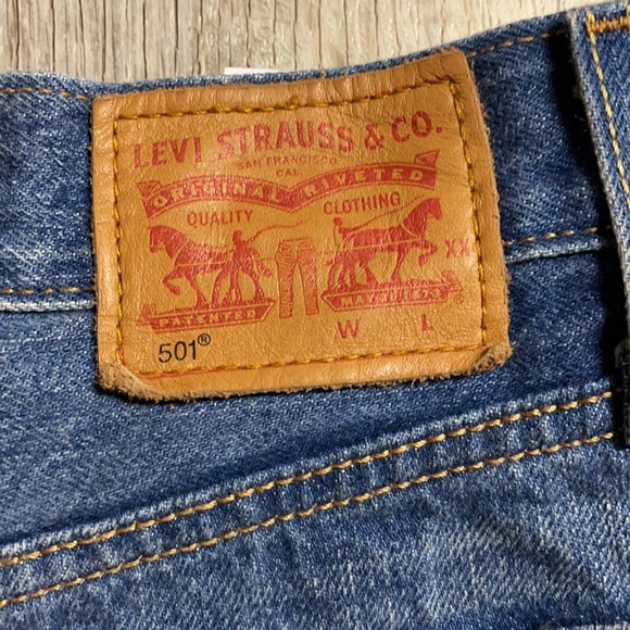 Levi’s Jean Shorts - Picture 4 of 5